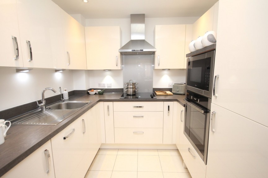 1 bedroom Flat for Sale Station Road, Letchworth Garden City, Hertfordshire