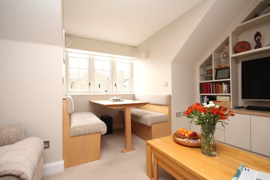 1 bedroom Flat for Sale Station Road, Letchworth Garden City, Hertfordshire