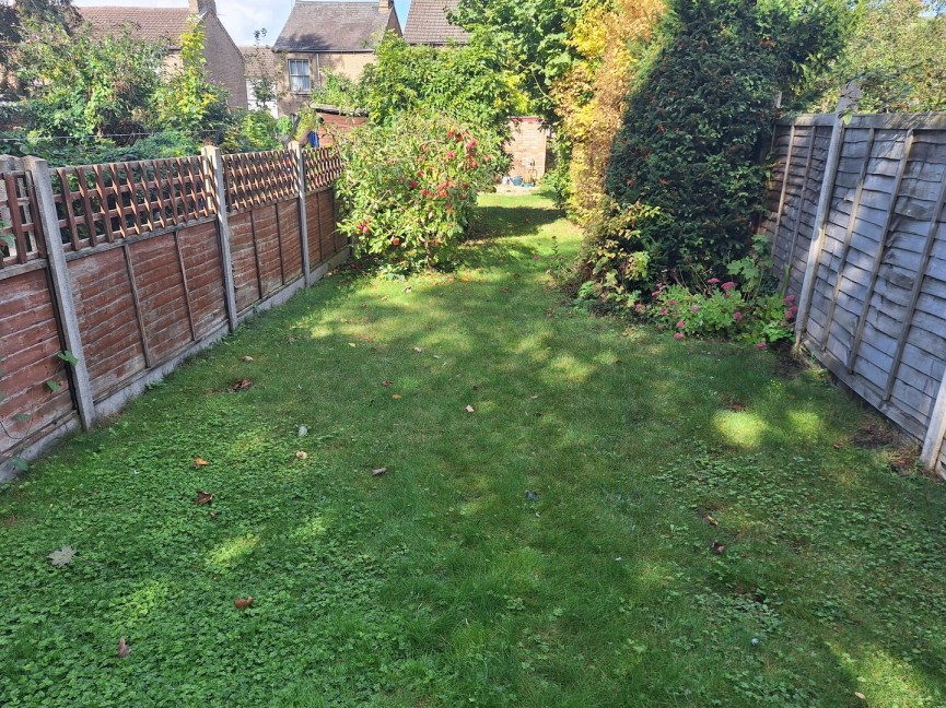 2 bedroom House for Sale Lawrence Road, Biggleswade, Bedfordshire