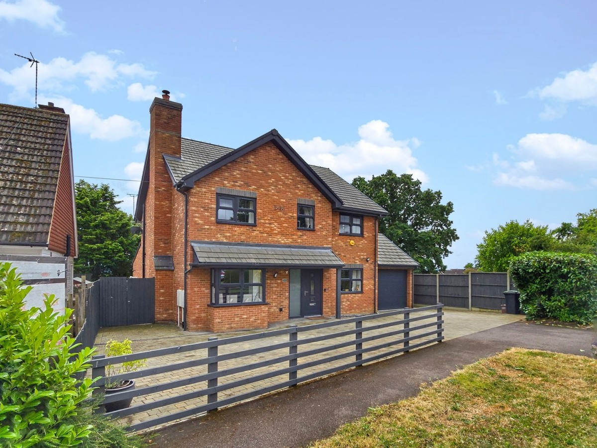 4 bedrooms Detached house for Sale in Maulden, Bedfordshire Country