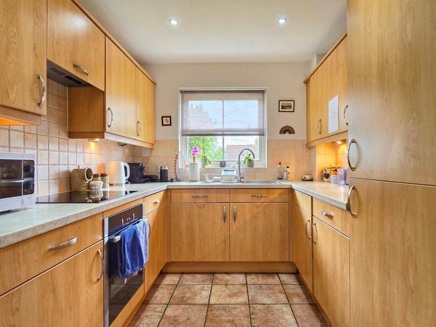 2 bedroom Flat for Sale Ampthill, Bedfordshire