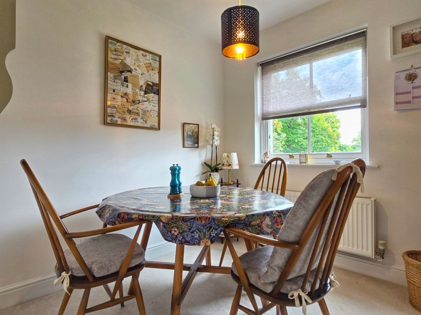 2 bedroom Flat for Sale Ampthill, Bedfordshire