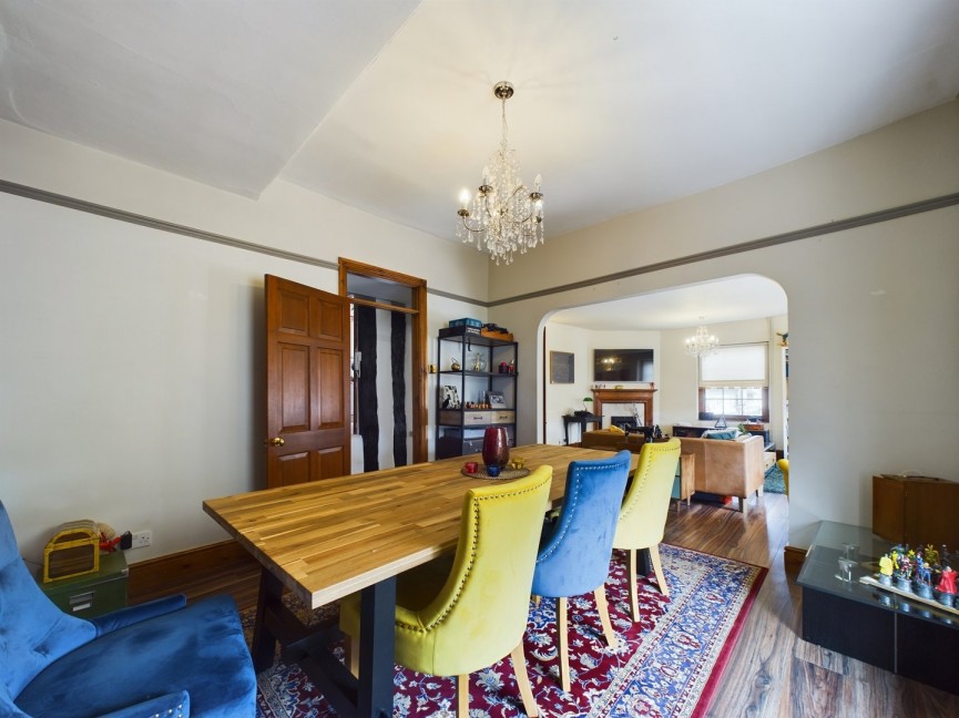 3 bedroom Flat for Sale Churchyard, Hitchin, Hertfordshire