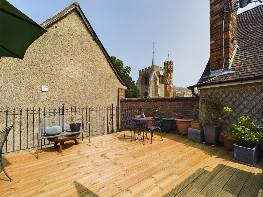 3 bedroom Flat for Sale Churchyard, Hitchin, Hertfordshire