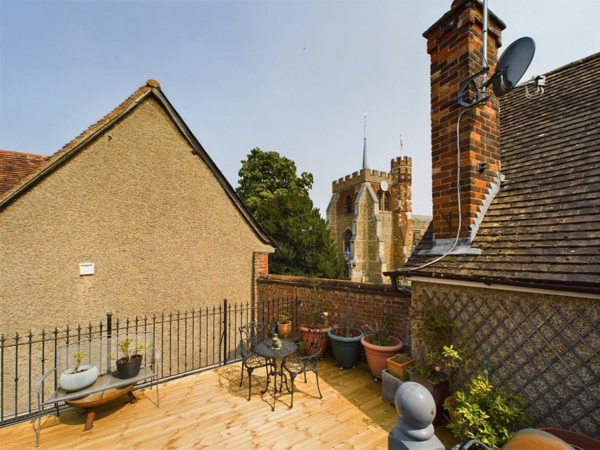 3 bedroom Flat for Sale Churchyard, Hitchin, Hertfordshire