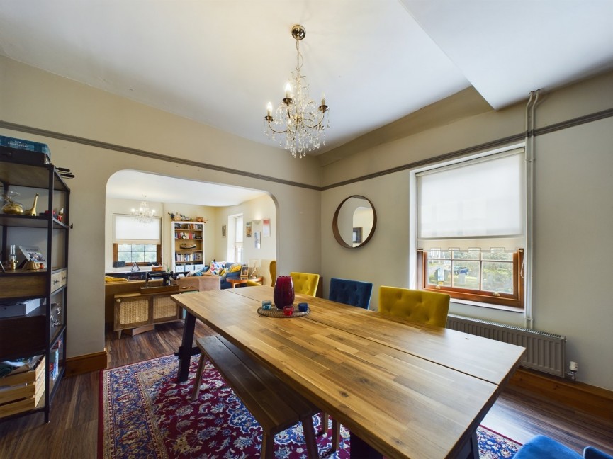 3 bedroom Flat for Sale Churchyard, Hitchin, Hertfordshire