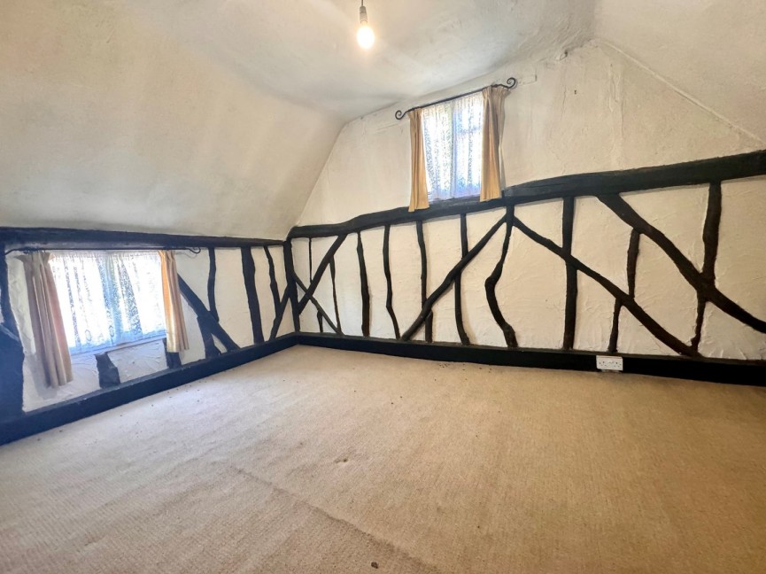 2 bedroom House for Sale High Street, Baldock, Hertfordshire