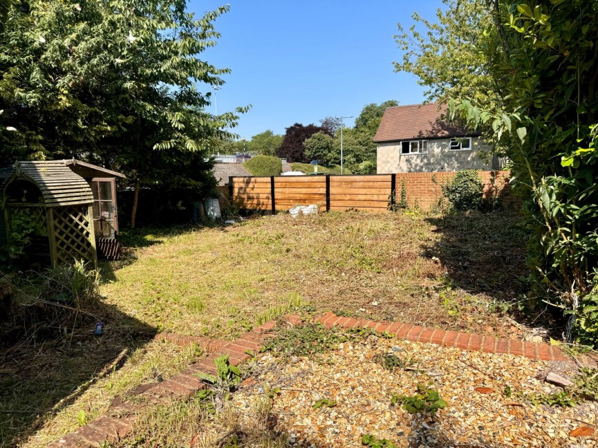 2 bedroom House for Sale High Street, Baldock, Hertfordshire