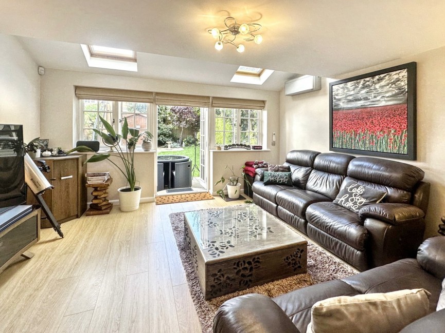 3 bedroom House for Sale Princes Court, Royston, Hertfordshire