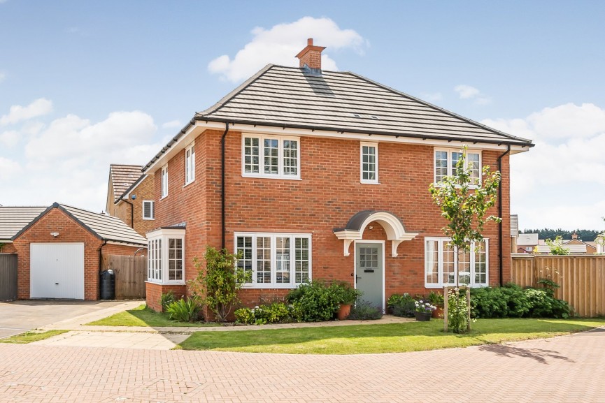 4 bedroom House for Sale Tiger Moth Way, Lower Stondon, Bedfordshire