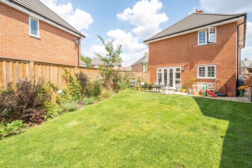 4 bedroom House for Sale Tiger Moth Way, Lower Stondon, Bedfordshire