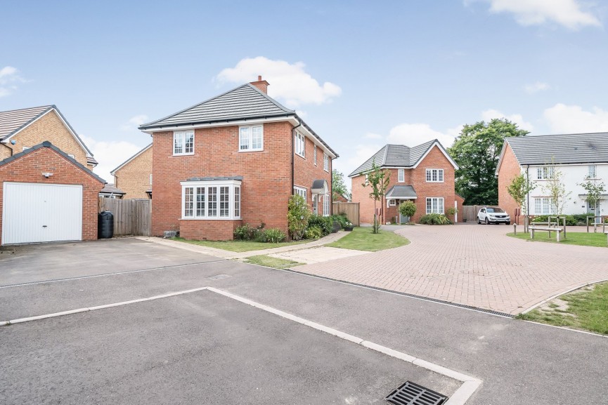 4 bedroom House for Sale Tiger Moth Way, Lower Stondon, Bedfordshire