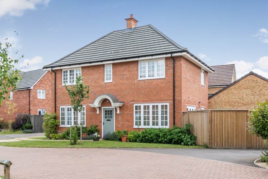 4 bedroom House for Sale Tiger Moth Way, Lower Stondon, Bedfordshire
