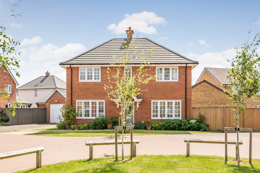 4 bedroom House for Sale Tiger Moth Way, Lower Stondon, Bedfordshire