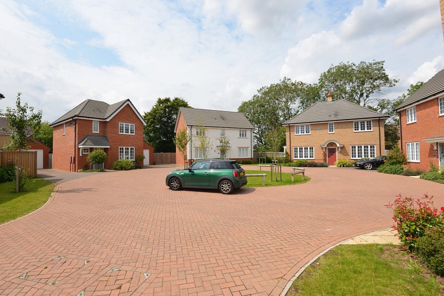 4 bedroom House for Sale Tiger Moth Way, Lower Stondon, Bedfordshire