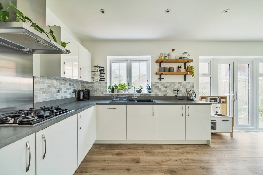 4 bedroom House for Sale Tiger Moth Way, Lower Stondon, Bedfordshire