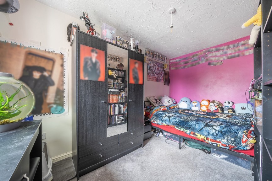 3 bedroom House for Sale Kingfisher Road, Shefford, Bedfordshire