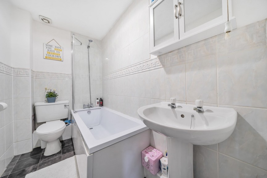 3 bedroom House for Sale Kingfisher Road, Shefford, Bedfordshire