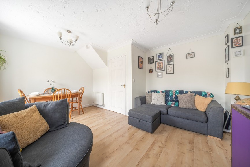 3 bedroom House for Sale Kingfisher Road, Shefford, Bedfordshire