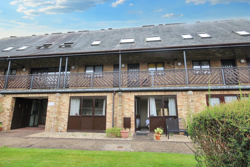2 bedroom Flat for Sale Norton Road, Letchworth Garden City, Hertfordshire