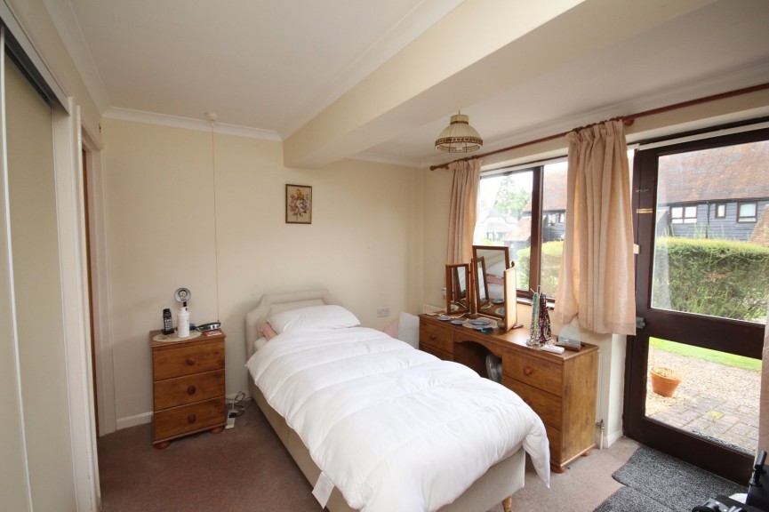 2 bedroom Flat for Sale Norton Road, Letchworth Garden City, Hertfordshire