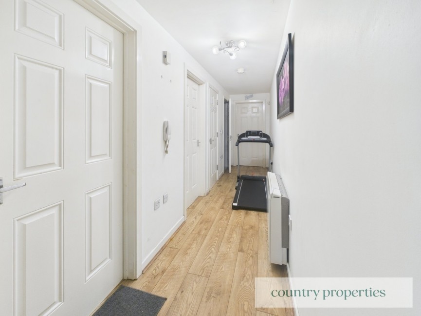 2 bedroom Flat for Sale Merrifield Court, Welwyn Garden City, Hertfordshire