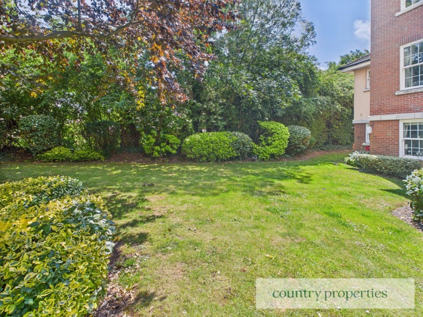 2 bedroom Flat for Sale Merrifield Court, Welwyn Garden City, Hertfordshire