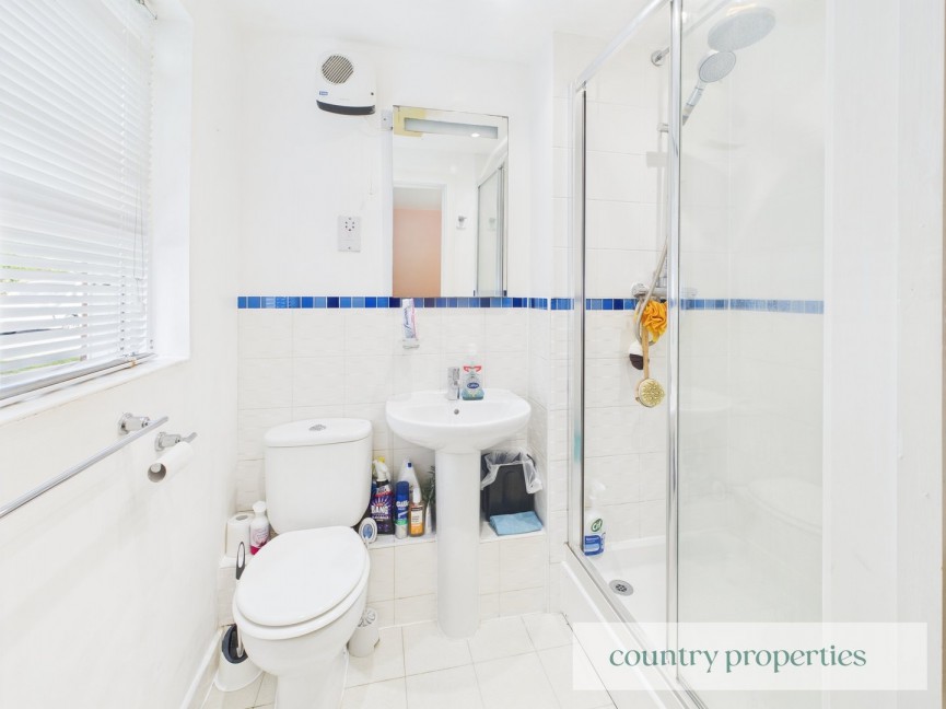 2 bedroom Flat for Sale Merrifield Court, Welwyn Garden City, Hertfordshire