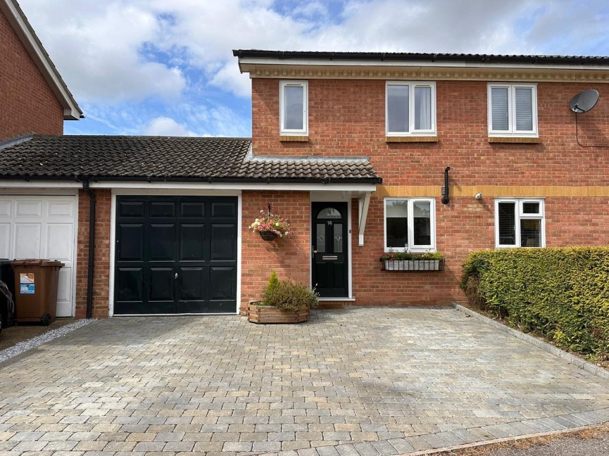 2 bedroom House for Sale Iredale View, BALDOCK, Hertfordshire