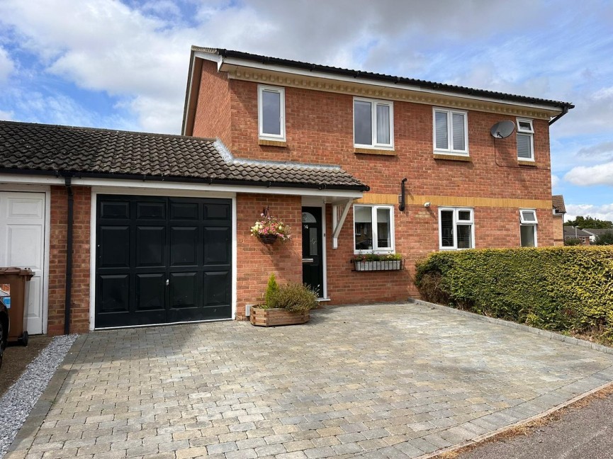 2 bedroom House for Sale Iredale View, BALDOCK, Hertfordshire