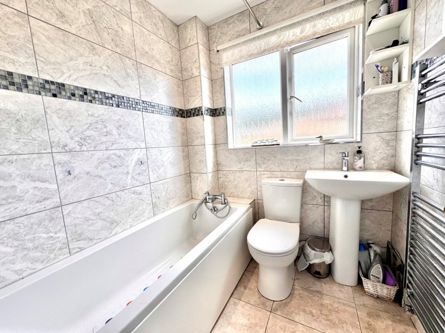 3 bedroom House for Sale Mercia Road, Baldock, Hertfordshire