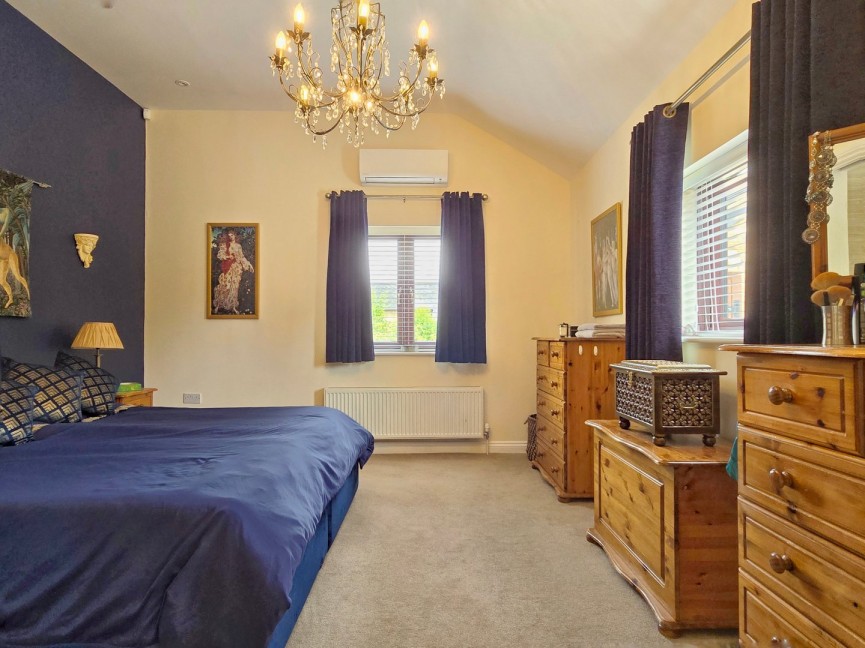 4 bedroom Bungalow for Sale Silsoe, Bedfordshire