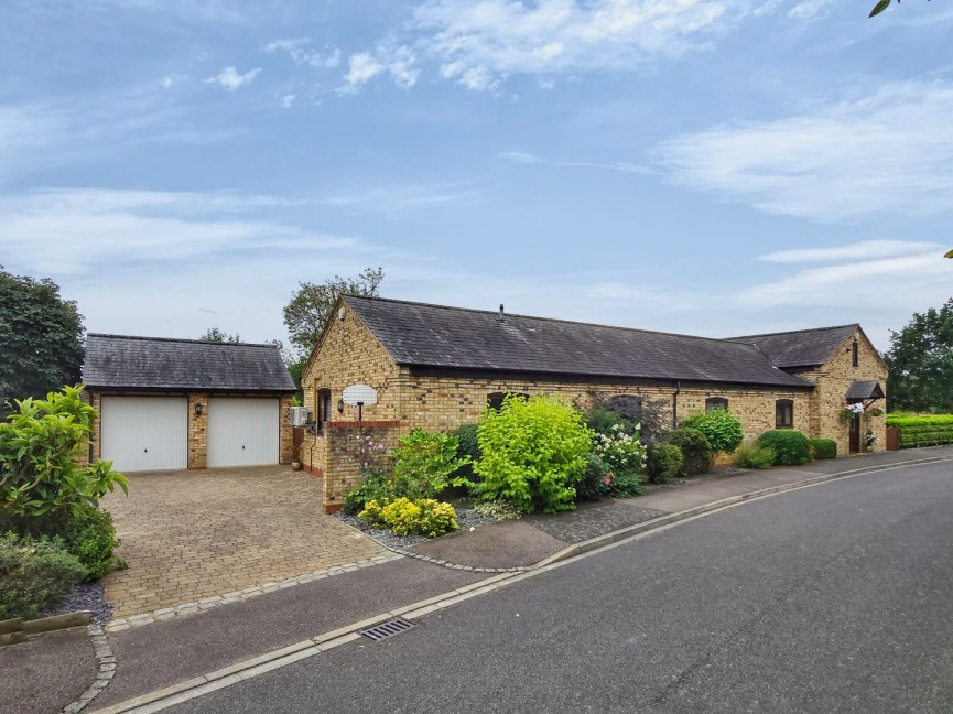 4 bedroom Bungalow for Sale Silsoe, Bedfordshire