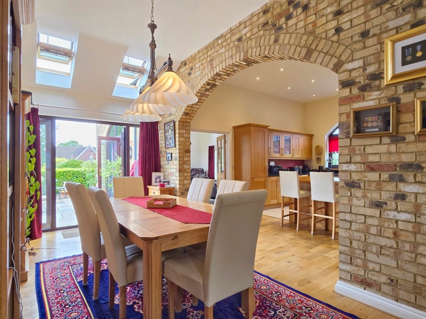 4 bedroom Bungalow for Sale Silsoe, Bedfordshire