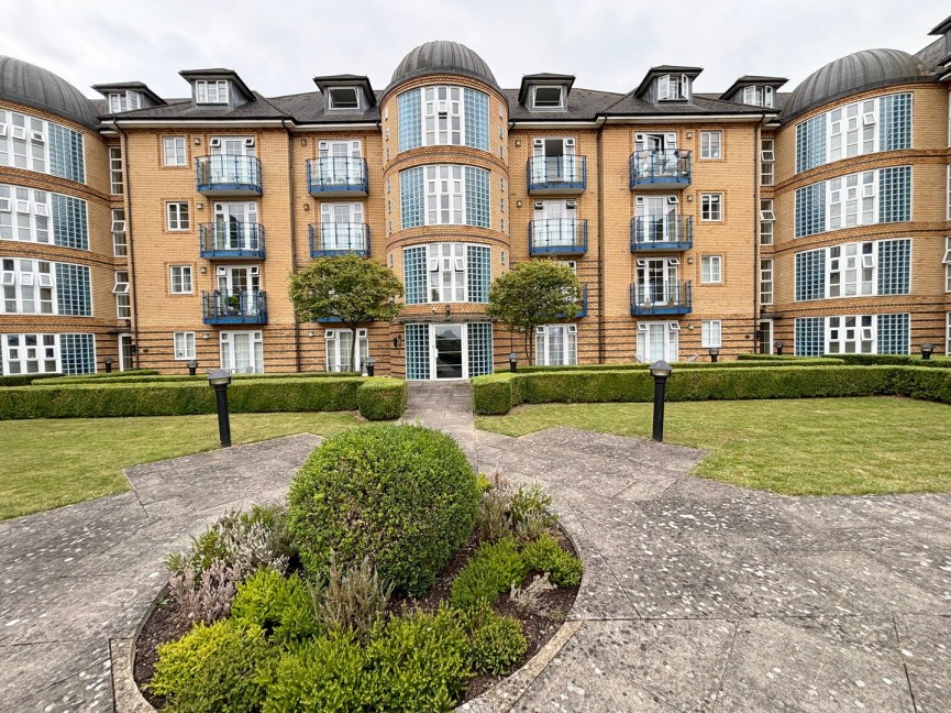 Newland Gardens, Hertford