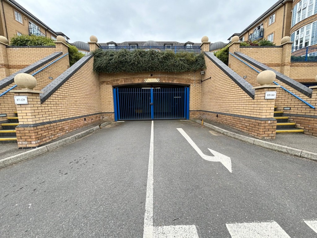 Newland Gardens, Hertford