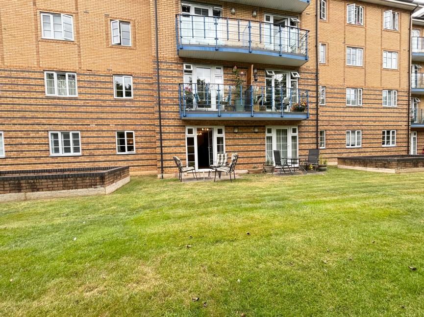 Newland Gardens, Hertford