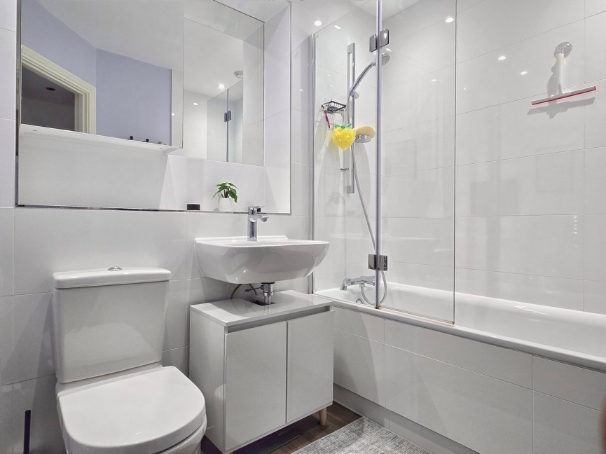 2 bedroom Flat for Sale Ampthill, Bedfordshire