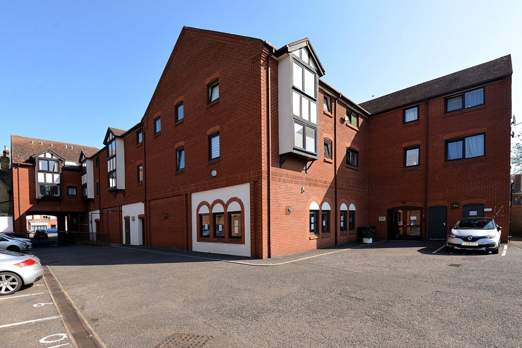 High Street, Shefford, Bedfordshire