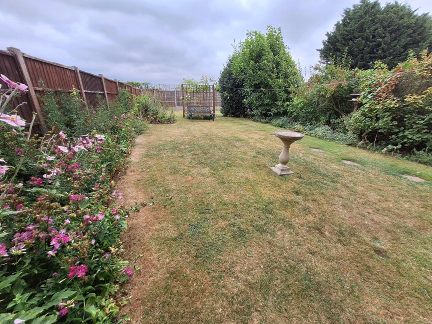 3 bedroom House for Sale Stratton Way, Biggleswade, Bedfordshire