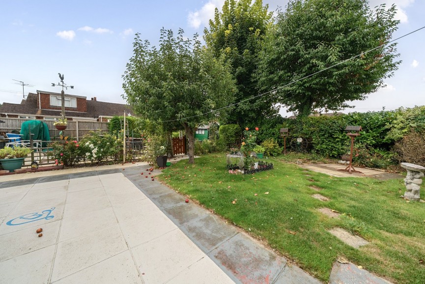 3 bedroom Bungalow for Sale Vespers Close, Luton, Bedfordshire