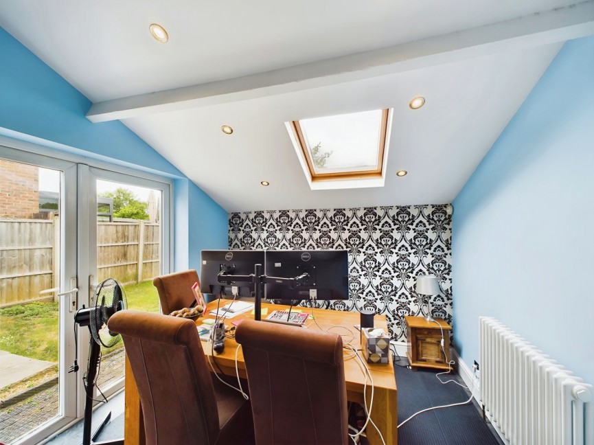 2 bedroom House for Sale Cambridge Road, Hitchin, Hertfordshire