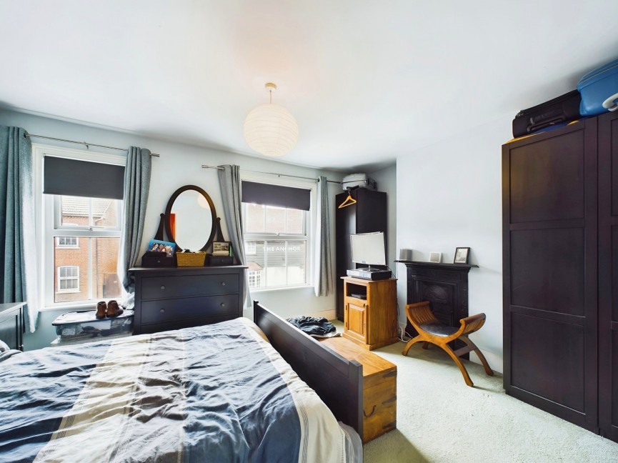 2 bedroom House for Sale Cambridge Road, Hitchin, Hertfordshire