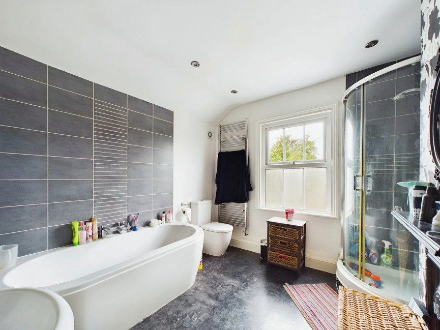 2 bedroom House for Sale Cambridge Road, Hitchin, Hertfordshire