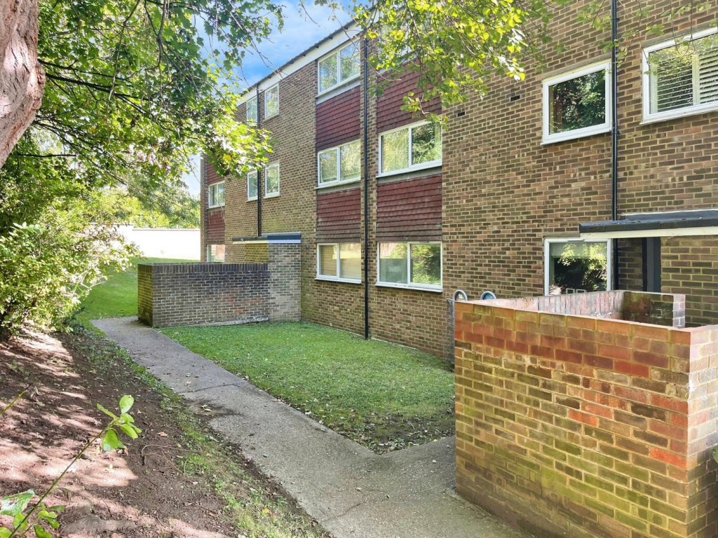 Francis Close, Hitchin, Hertfordshire