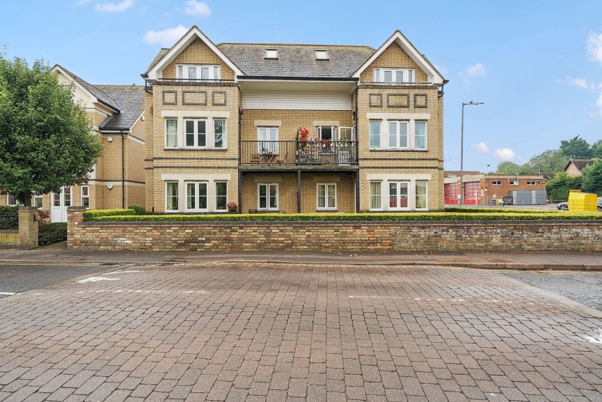 1 bedroom Flat for Sale Clifton Road, Shefford, Bedfordshire