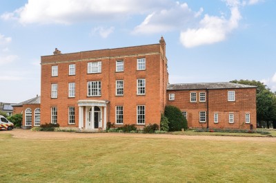 Broom Hall, Broom, Bedfordshire