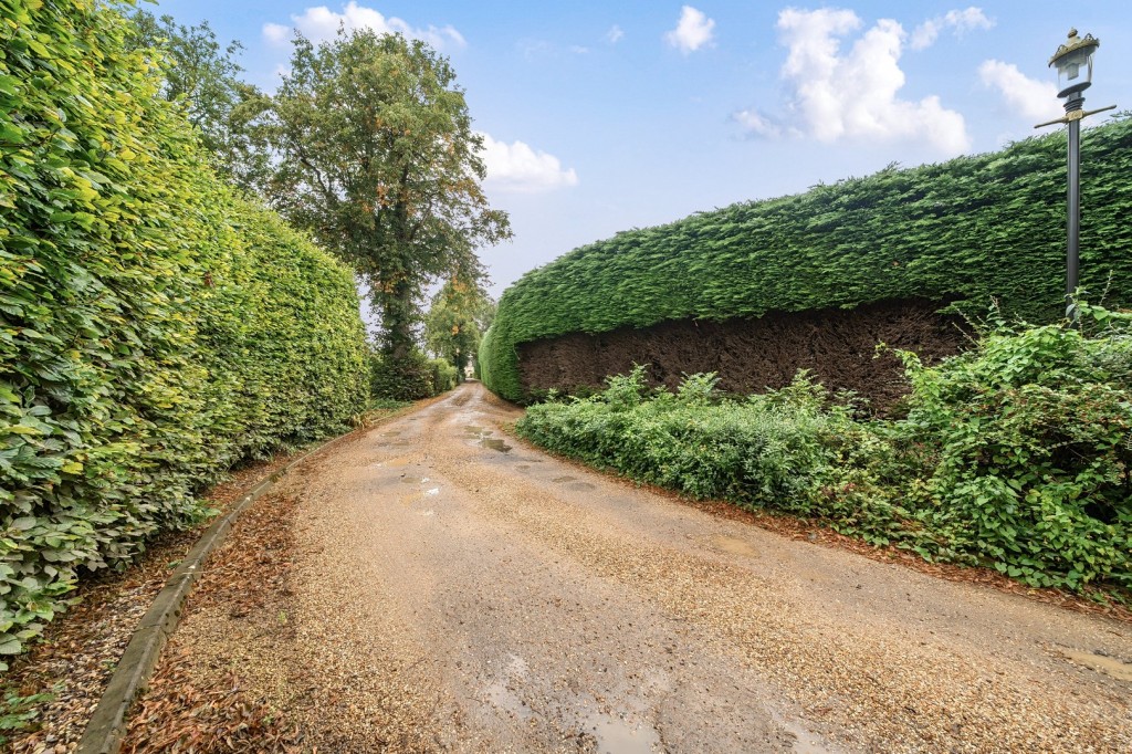 Broom Hall, Broom, Bedfordshire