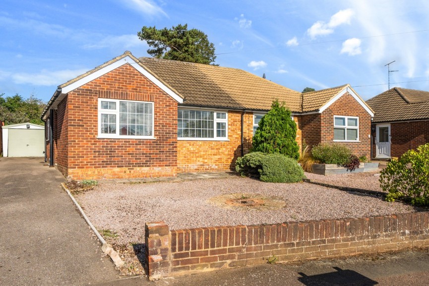 3 bedroom Bungalow for Sale Lyall Close, Flitwick, Bedfordshire