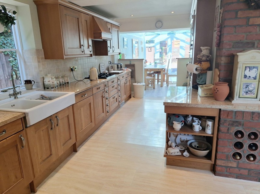 3 bedroom Bungalow for Sale Stratton Park, Biggleswade, Bedfordshire